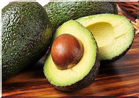 5 good reasons not to throw away the avocado seed anymore