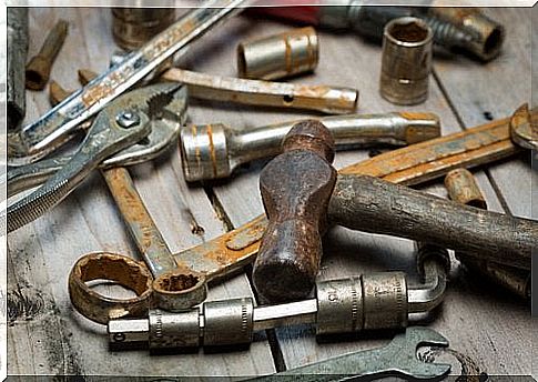 oxidized tools