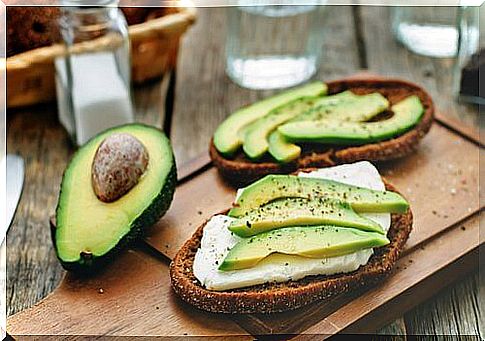 avocado-and-bread