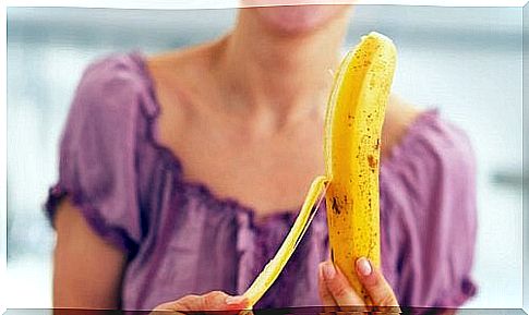 Banana is one of the natural remedies for relieving stomach acid