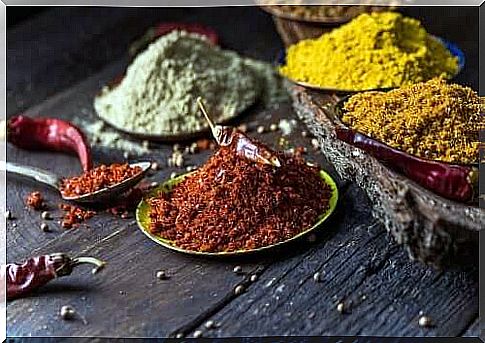 Combat knee pain with 5 spices