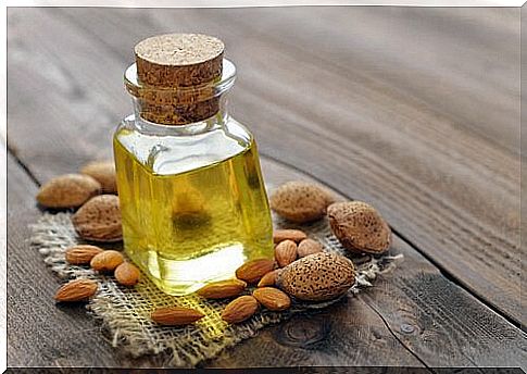 almond oil for dermatitis