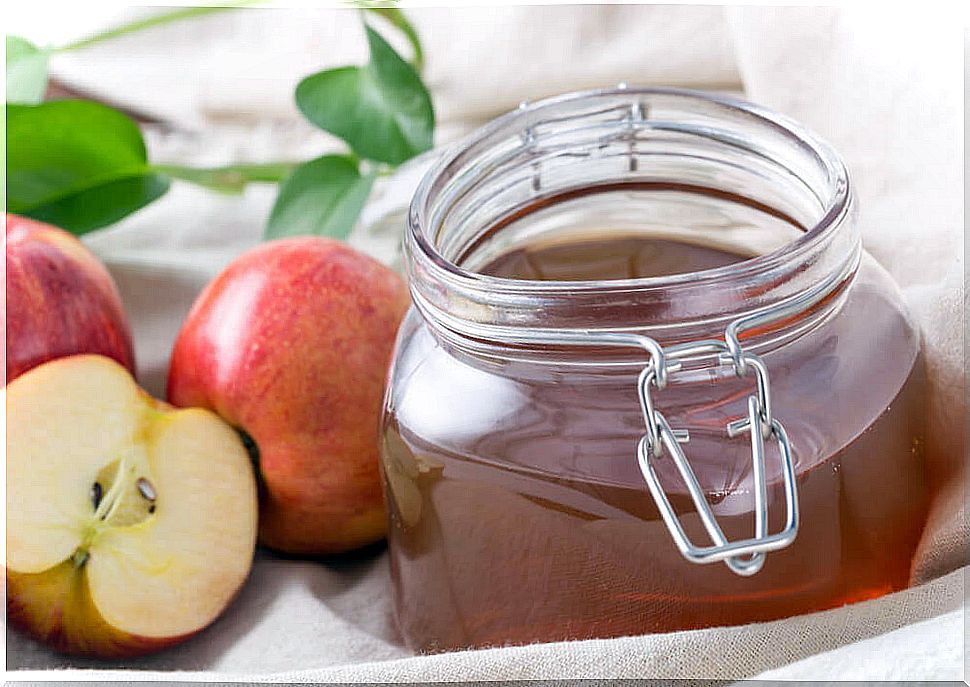 Apples and apple cider vinegar