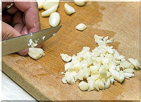 chop the garlic