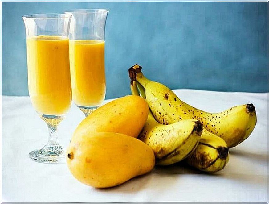 Mango and banana smoothie