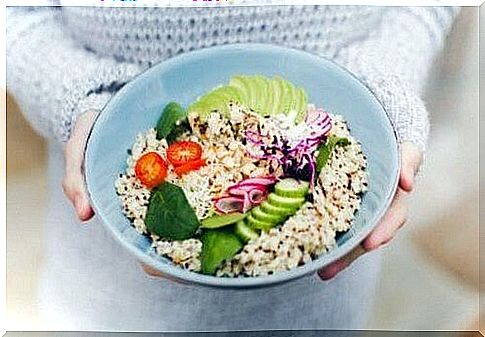 Quinoa salad: 3 quick and nutritious recipes