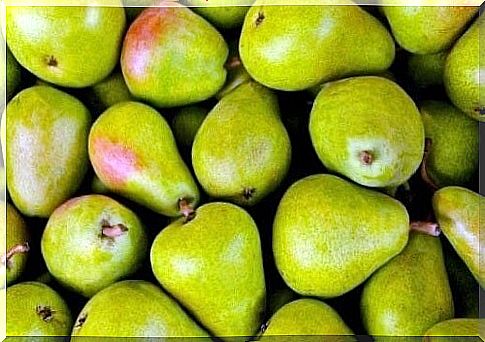 Reduce water retention with pears