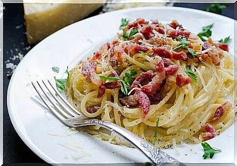 Spaghetti alla carbonara, traditional recipe