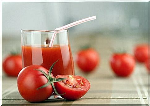 foods with rejuvenating properties: tomato