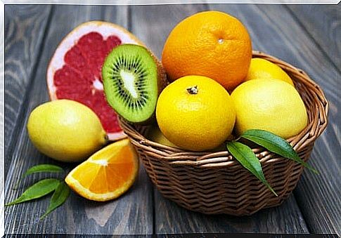 foods that help fight aging: citrus fruits